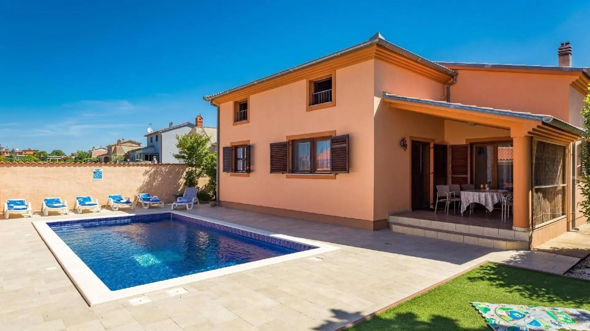 4 Schlafzimmer, 3 Badezimmer, Wohnzimmer, Voll Ausgestattete Kueche, Privater Pool, Sommerkueche, Grill, Garten Pula